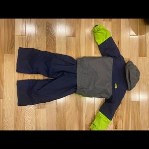 Boys North face winter coat and matching snow pants 3T